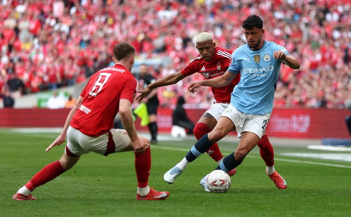 Soi kèo Manchester City Vs Nottingham Forest 02h30 05/04 - Vòng 29 Ngoại Hạng Anh 1 Man City đang có phong độ bay cao với 5 chiến thắng liên tiếp