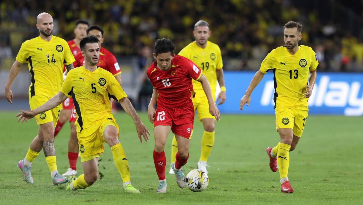 Soi Kèo Malaysia Vs Việt Nam 20h00 Ngày 16/08 - Bán Kết Lượt Đi AFF Cup 2026 1 Malaysia đứng thứ 2 bảng B trong khi Việt Nam đứng đầu bảng A